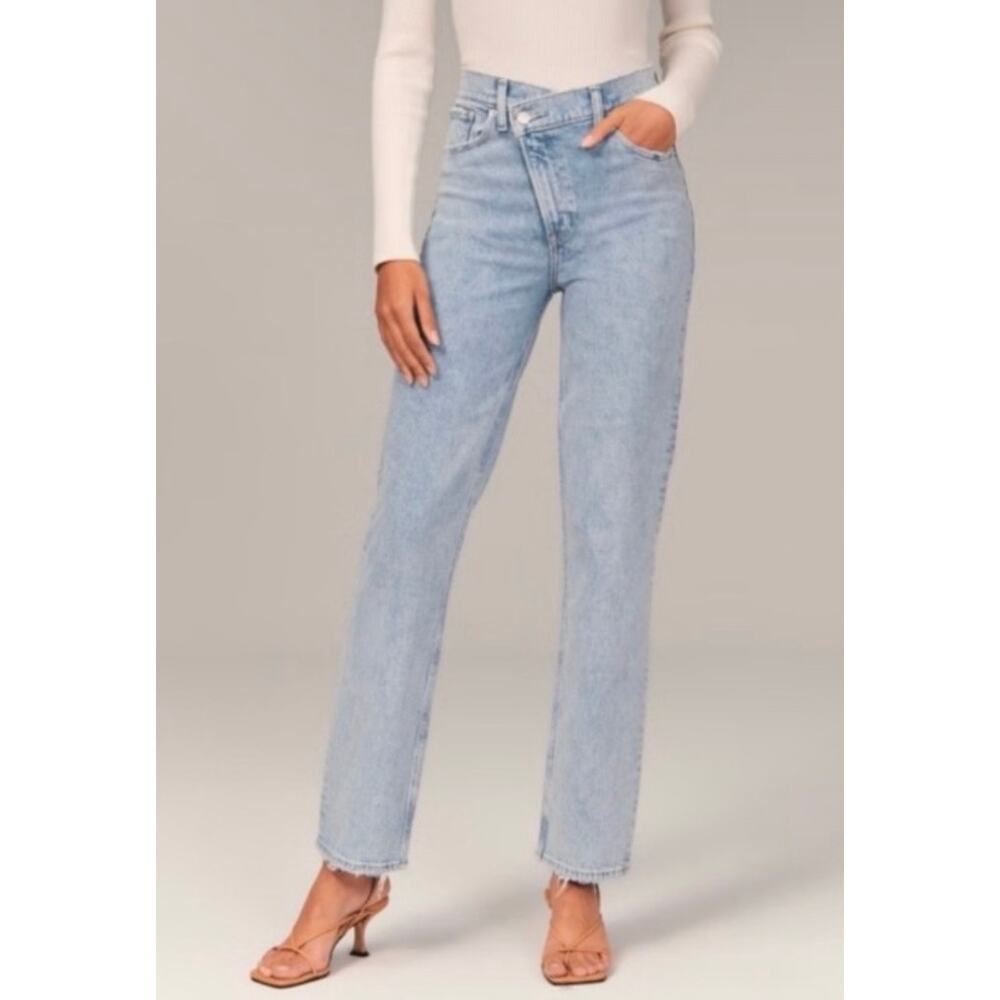 Abercrombie & Fitch 90s Straight Jeans 32 Ultra High Rise Light Wash Denim